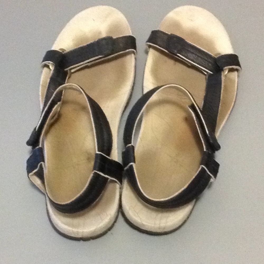 Women's Teva 9.5 black sandals
